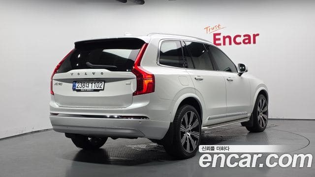 Volvo XC90 — фото 1