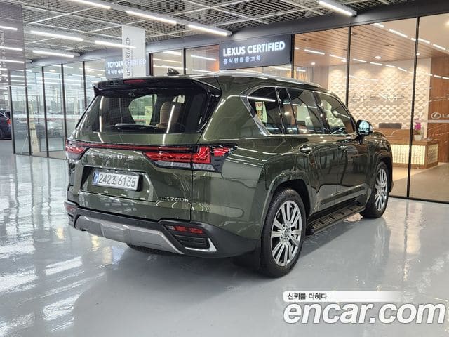 Lexus LX — фото 1