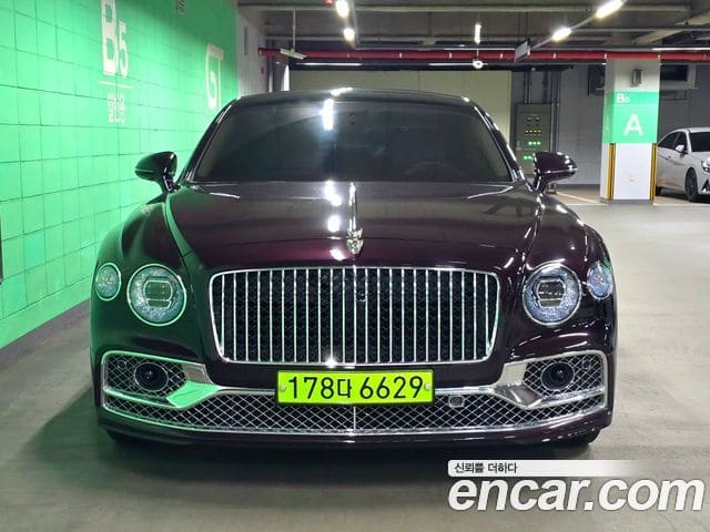 Bentley Flying Spur — фото 1