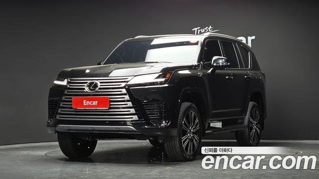 Lexus LX — фото 1