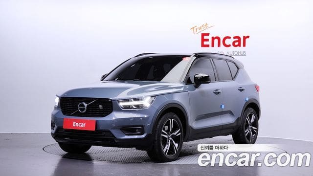 Volvo XC40 — фото 1