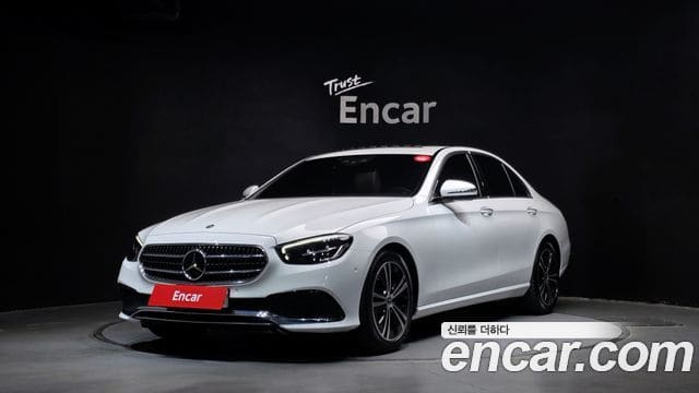 Mercedes-Benz E-Class — фото 1