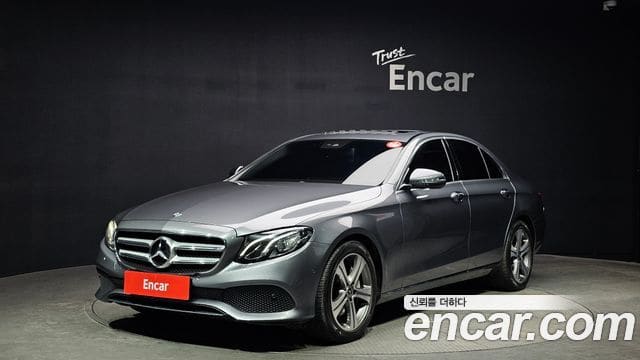 Mercedes-Benz E-Class — фото 1