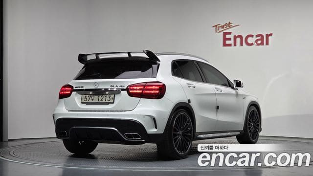 Mercedes-Benz GLA-Class — фото 1