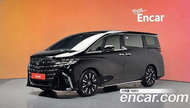 Toyota Alphard — фото 1