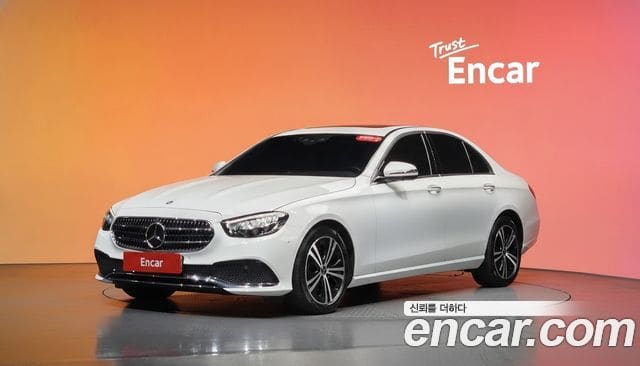 Mercedes-Benz E-Class — фото 1