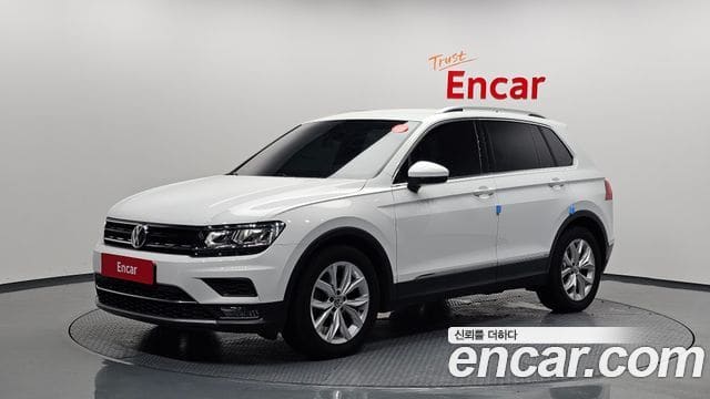Volkswagen Tiguan — фото 1