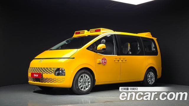 Hyundai Staria — фото 1