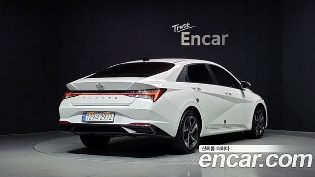 Hyundai Avante — фото 1