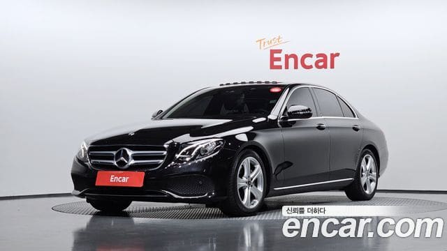 Mercedes-Benz E-Class — фото 1