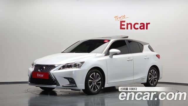 Lexus CT200h