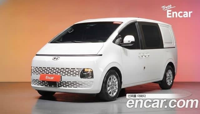 Hyundai Staria