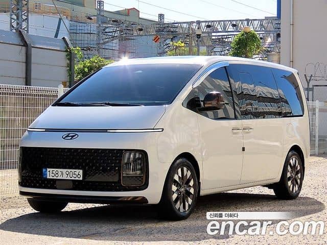 Hyundai Staria