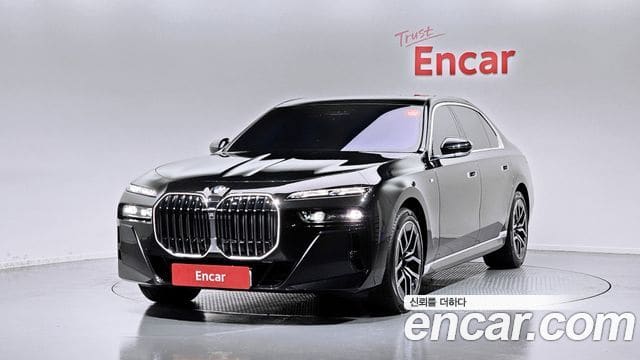 BMW 7 Series — фото 1