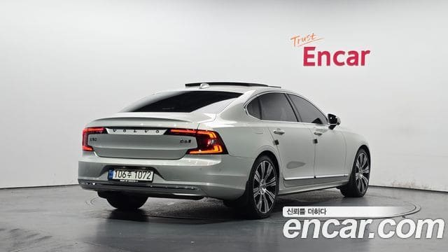 Volvo S90 — фото 1
