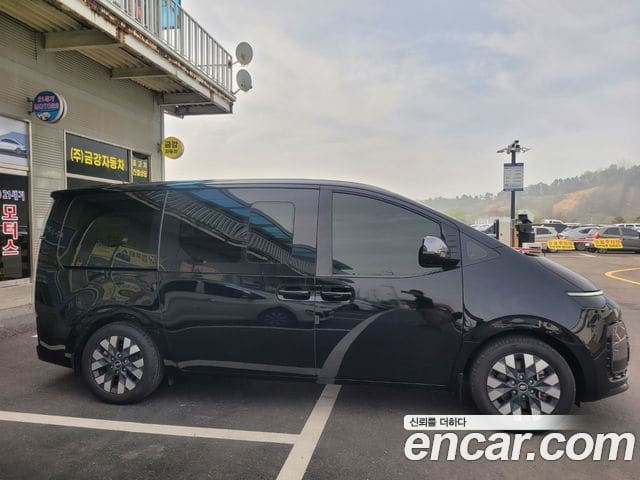 Hyundai Staria — фото 1