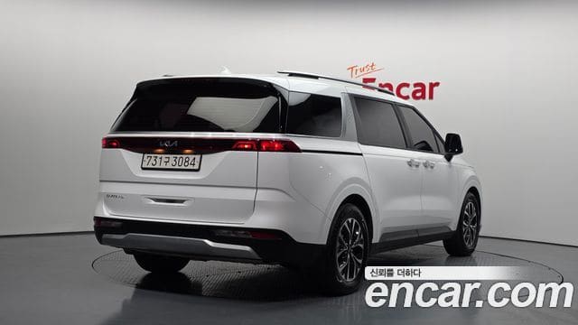 Kia Carnival — фото 1
