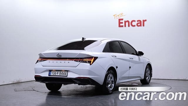 Hyundai Avante — фото 1