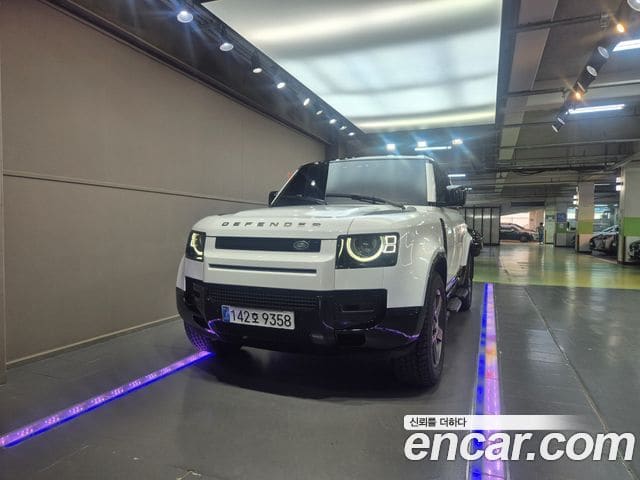 Land Rover Defender — фото 1