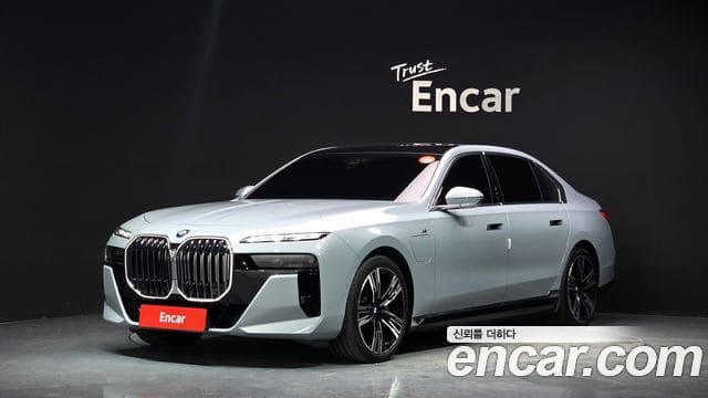 BMW 7 Series — фото 1