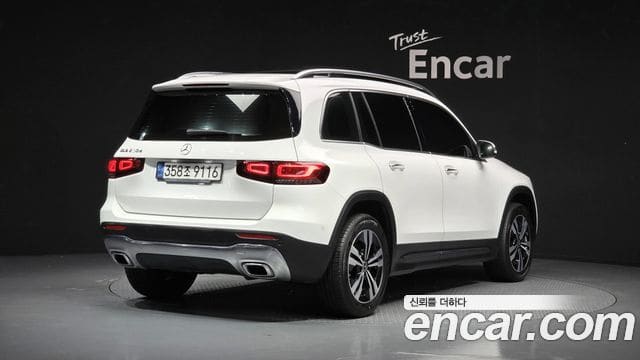 Mercedes-Benz GLB-Class — фото 1