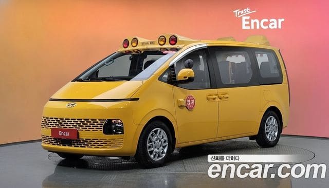 Hyundai Staria — фото 1