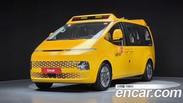 Hyundai Staria — фото 1