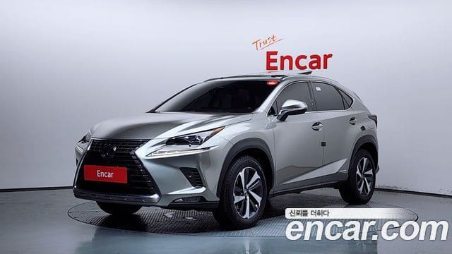 Lexus NX300h — фото 1