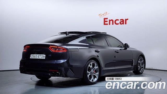 Kia Stinger — фото 1