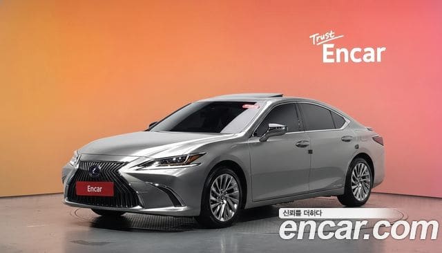 Lexus ES300h — фото 1