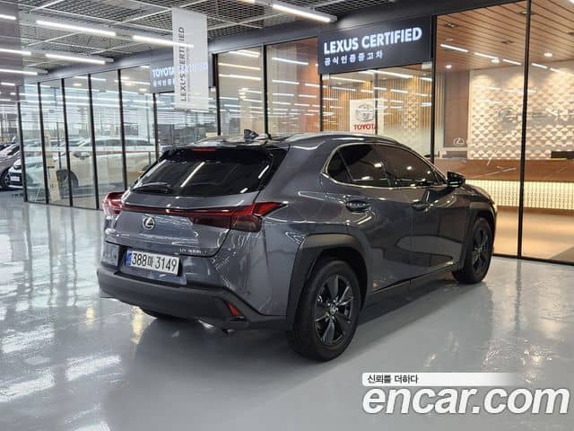 Lexus UX300h