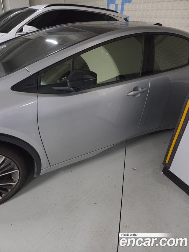 Toyota Prius — фото 1