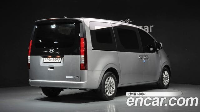Hyundai Staria — фото 1