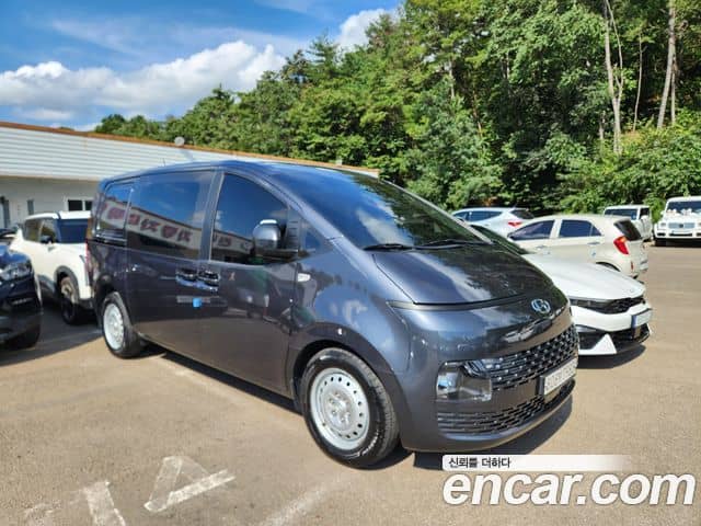Hyundai Staria