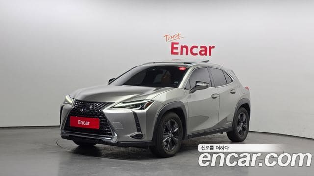 Lexus UX250h — фото 1