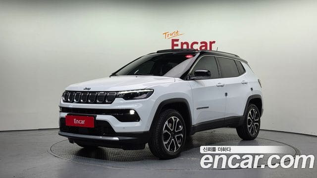 Jeep Compass — фото 1