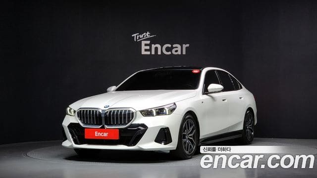 BMW 5 Series — фото 1