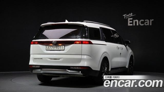 Kia Carnival — фото 1