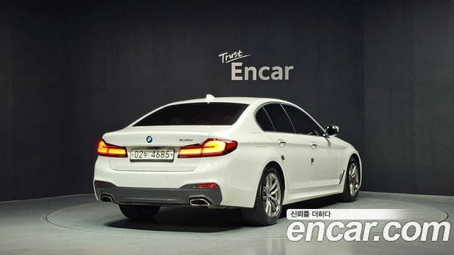 BMW 5 Series — фото 1