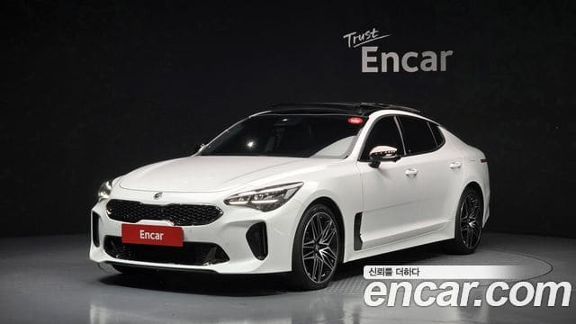 Kia Stinger — фото 1