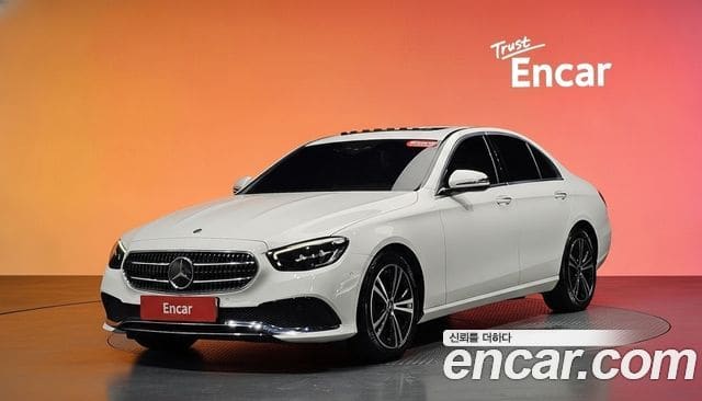 Mercedes-Benz E-Class — фото 1