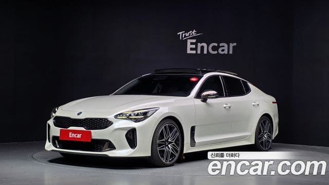 Kia Stinger — фото 1