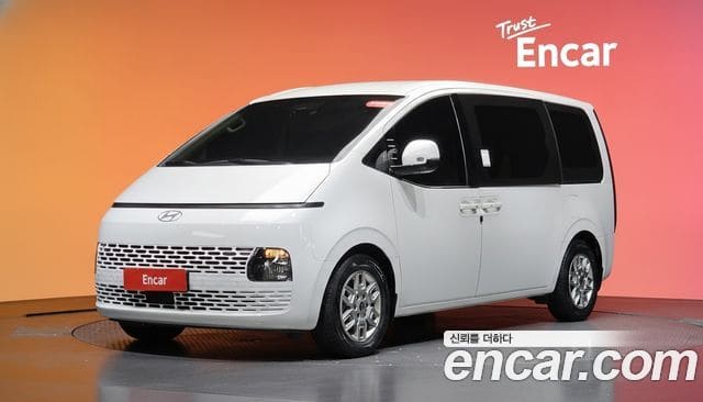 Hyundai Staria — фото 1