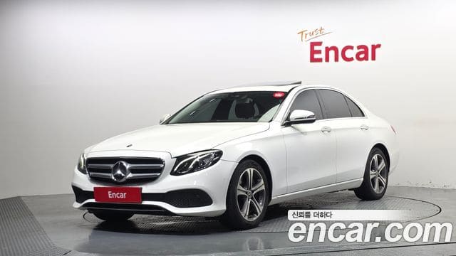 Mercedes-Benz E-Class — фото 1