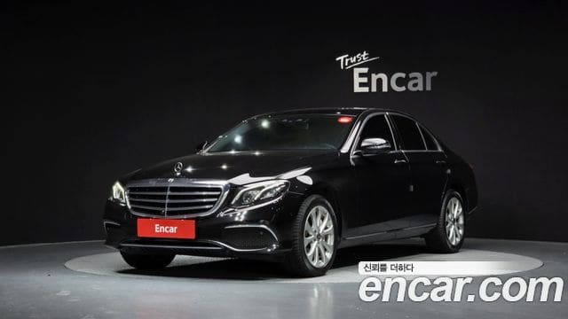 Mercedes-Benz E-Class — фото 1