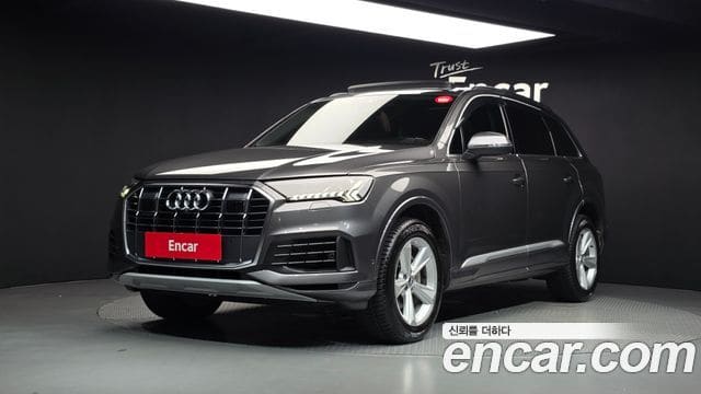 Audi Q7 — фото 1