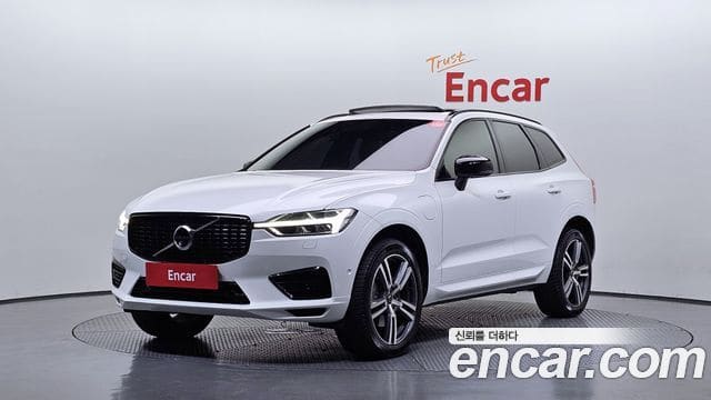 Volvo XC60 — фото 1