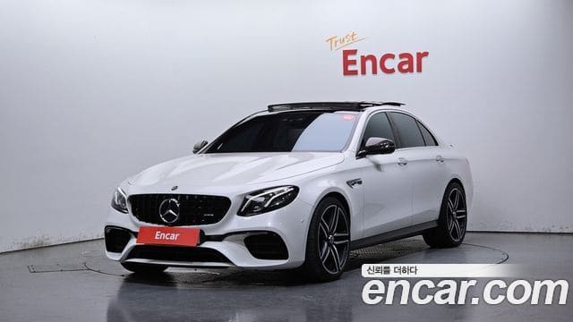 Mercedes-Benz E-Class — фото 1