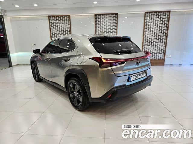 Lexus UX300h