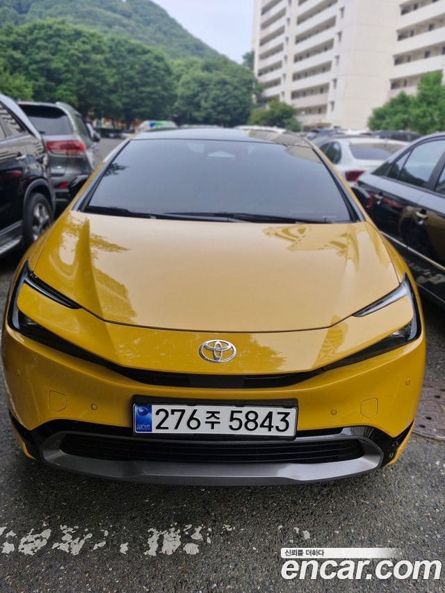 Toyota Prius — фото 1